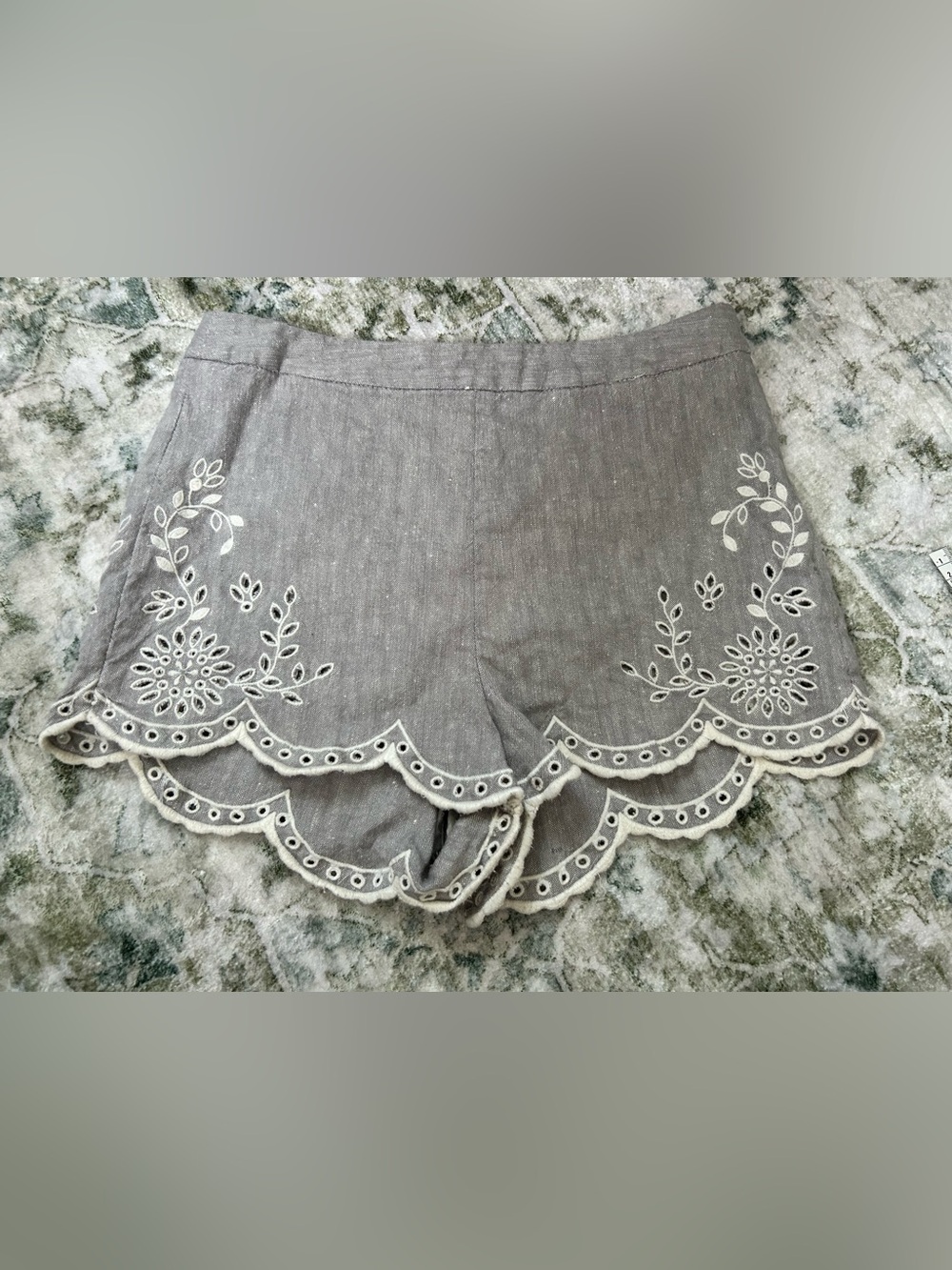 Free People Life’s Too Short Embroidered Eyelet Scalloped Shorts Gray Size 6 - Picture 2 of 10